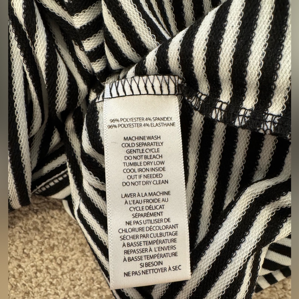 NWOT Beach Lunch Lounge Collection Sloane Bell Sleeve Black & White Striped Top - Picture 9 of 9